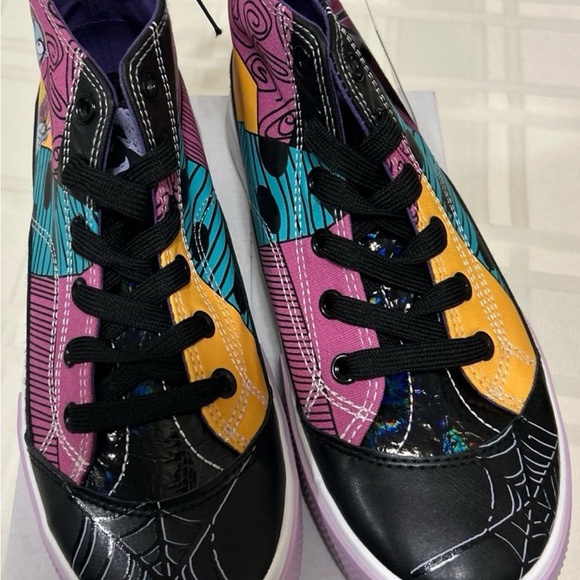 Nightmare before Christmas Sneakers super cute - Picture 1 of 10